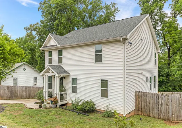 Photo 3 of Single family home for sale at 415 Poole St, Woodruff, SC 29388 | MLS# 1603426 | Listing updated on 2026-09-24