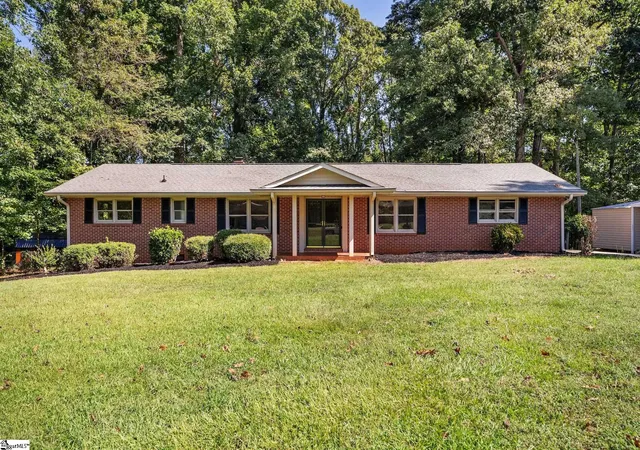 Photo 1 of Sale Pending at 417 Ponce De Leon Dr, Anderson, SC 29621 | MLS# 1603976 | Listing updated on 2026-10-20