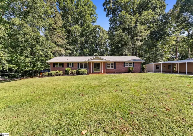 Photo 2 of Sale Pending at 417 Ponce De Leon Dr, Anderson, SC 29621 | MLS# 1603976 | Listing updated on 2026-10-20