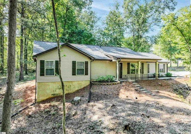 Photo 1 of Single family home for sale at 118 Forrest Dr, Fountain Inn, SC 29644 | MLS# 1604659 | Listing updated on 2026-10-15