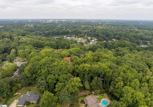 Photo 2 of Single family home for sale at 1020 Woodburn Rd, Spartanburg, SC 29302 | MLS# 1602194 | Listing updated on 2026-10-04