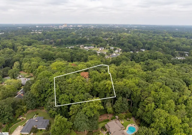 Photo 3 of Single family home for sale at 1020 Woodburn Rd, Spartanburg, SC 29302 | MLS# 1602194 | Listing updated on 2026-10-04