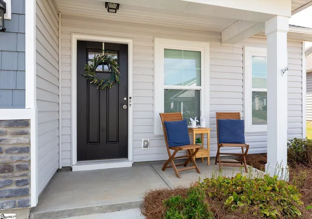 Photo 2 of Single family home for sale at 422 Icebow Rd, Fountain Inn, SC 29644 | MLS# 1604240 | Listing updated on 2026-09-24