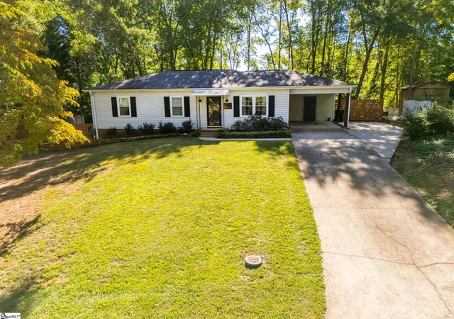 Photo 1 of Single family home for sale at 206 Mill Est Rd, Taylors, SC 29687 | MLS# 1605300 | Listing updated on 2026-10-20