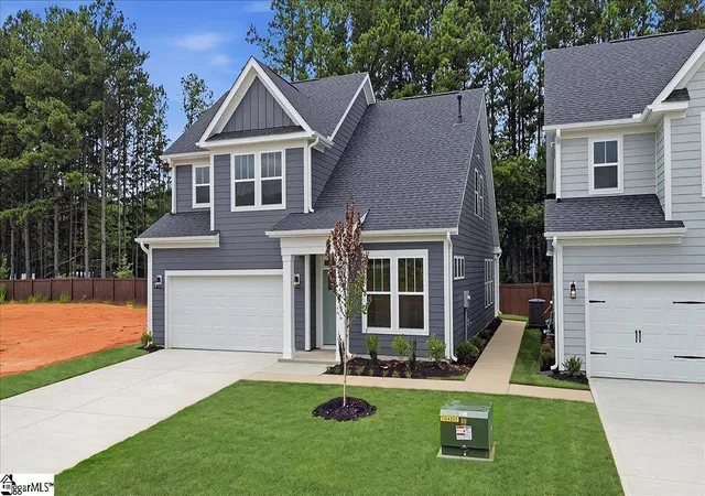 Photo 2 of Single family home for sale at 204 Cyn Crk Way, Fountain Inn, SC 29644 | MLS# 1605091 | Listing updated on 2026-09-28