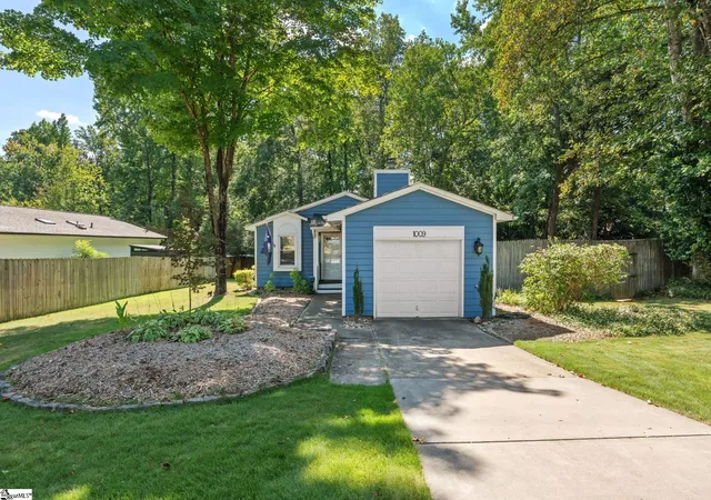 Photo 1 of Single family home for sale at 1009 Summit Dr, Greenville, SC 29609 | MLS# 1603449 | Listing updated on 2026-09-28