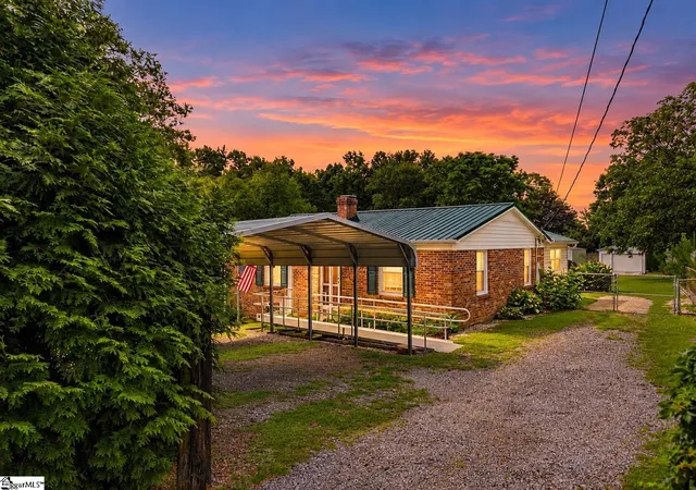 Photo 1 of Single family home for sale at 14 Hudson St, Taylors, SC 29687 | MLS# 1600569 | Listing updated on 2026-10-12