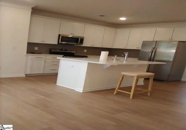 Photo 3 of Single family home for sale at 404 Metz Dr, Greenville, SC 29611 | MLS# 1602881 | Listing updated on 2026-09-03