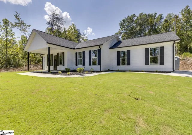 Photo 3 of Single family home for sale at 1421 White Horse Road Ext, Travelers Rest, SC 29690 | MLS# 1600114 | Listing updated on 2026-09-04