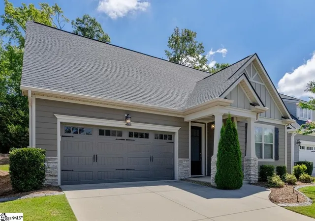 Photo 3 of Single family home for sale at 104 Mayfly Way, Simpsonville, SC 29680 | MLS# 1602663 | Listing updated on 2026-10-28