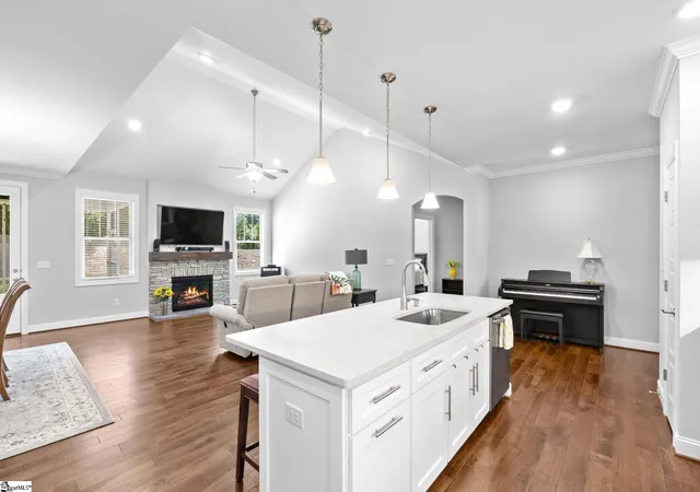 Photo 4 of Single family home for sale at 104 Mayfly Way, Simpsonville, SC 29680 | MLS# 1602663 | Listing updated on 2026-09-14