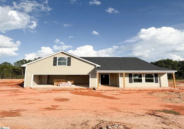 Photo 1 of Single family home for sale at 84 Henderson Rd, Gray Court, SC 29645 | MLS# 1603985 | Listing updated on 2026-09-28