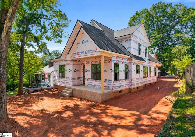 Photo 3 of Single family home for sale at 5 Lowndes Ave, Greenville, SC 29607 | MLS# 1604493 | Listing updated on 2026-09-22