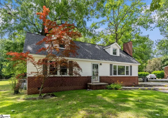 Single family home for sale at 3104 Edwards Rd, Taylors, SC 29687 | MLS# 1594836