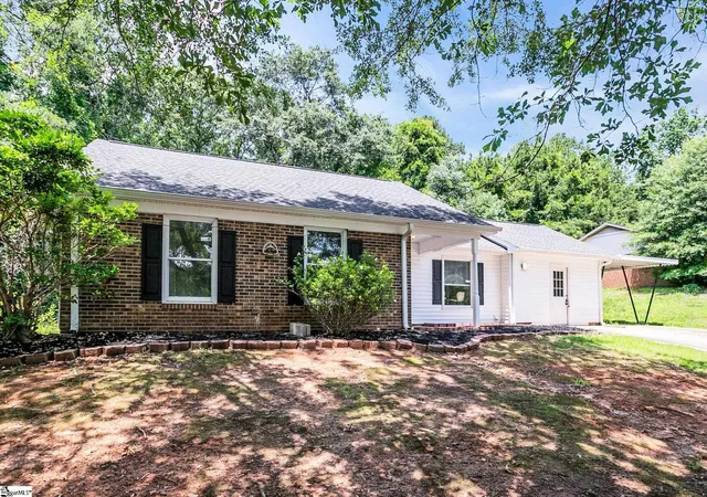 Photo 2 of Single family home for sale at 38 Shore Dr, Greenville, SC 29611 | MLS# 1603615 | Listing updated on 2026-09-11