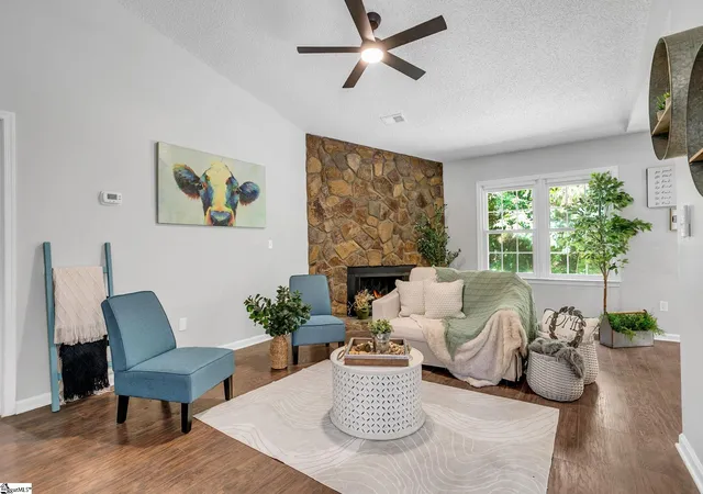 Photo 3 of Single family home for sale at 38 Shore Dr, Greenville, SC 29611 | MLS# 1603615 | Listing updated on 2026-09-11