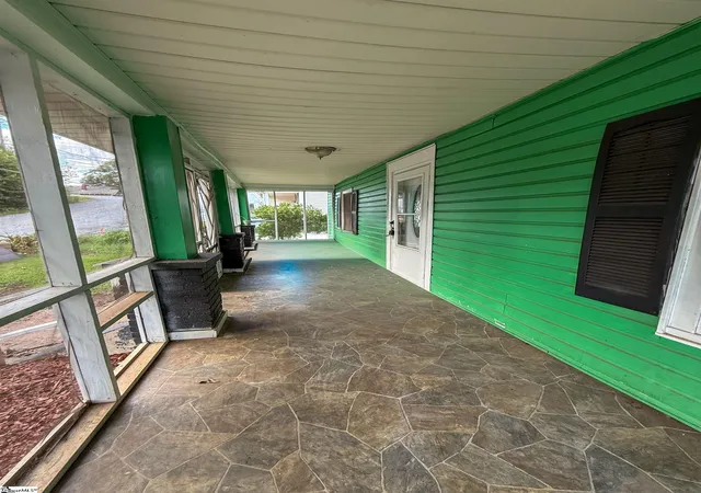 Photo 2 of Single family home for sale at 3 Piedmont Ave, Greenville, SC 29611 | MLS# 1603857 | Listing updated on 2026-09-28