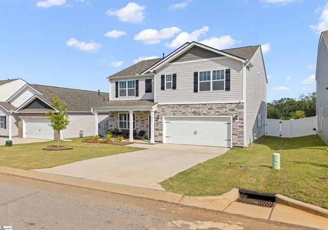 Photo 2 of Single family home for sale at 335 Silicon Dr, Greenville, SC 29605 | MLS# 1602998 | Listing updated on 2026-09-04