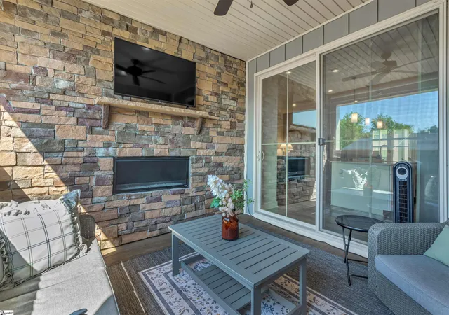 Photo 3 of Townhouse for sale at 29 Questover Dr, Greenville, SC 29607 | MLS# 1604674 | Listing updated on 2026-10-23