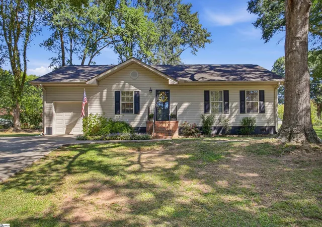 Photo 49 of Single family home for sale at 216 Helen St, Simpsonville, SC 29681 | MLS# 1603548 | Listing updated on 2026-09-11
