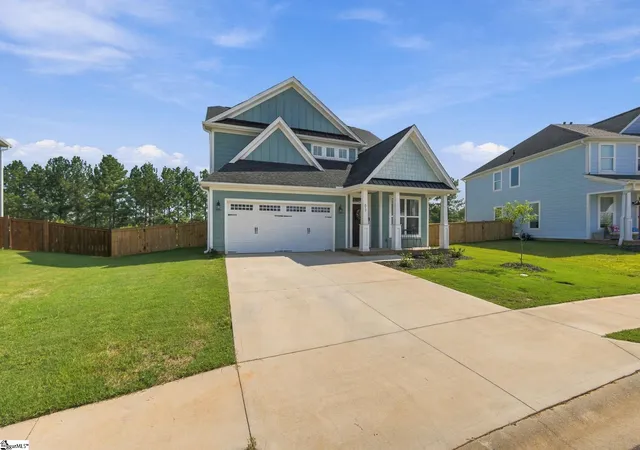 Photo 2 of Single family home for sale at 517 Glendon St, Greer, SC 29651 | MLS# 1604101 | Listing updated on 2026-10-17