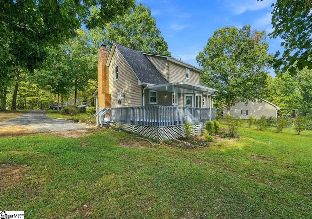 Photo 3 of Single family home for sale at 302 Hamilton Dr, Easley, SC 29642 | MLS# 1606347 | Listing updated on 2026-10-15