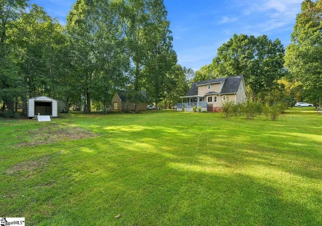 Photo 4 of Single family home for sale at 302 Hamilton Dr, Easley, SC 29642 | MLS# 1606347 | Listing updated on 2026-10-15