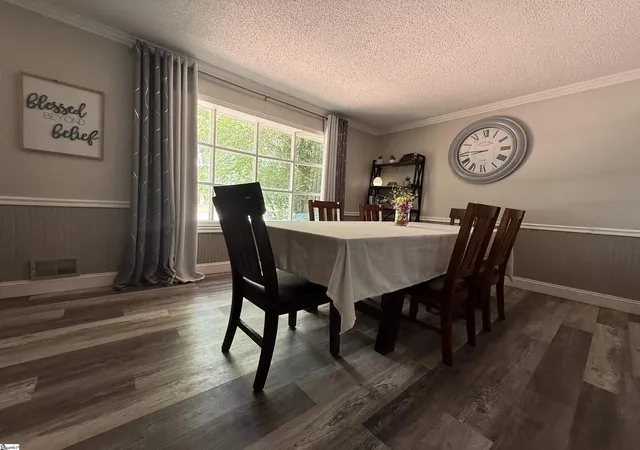 Photo 3 of Single family home for sale at 502 Camelot Dr, Spartanburg, SC 29301 | MLS# 1606361 | Listing updated on 2026-10-17