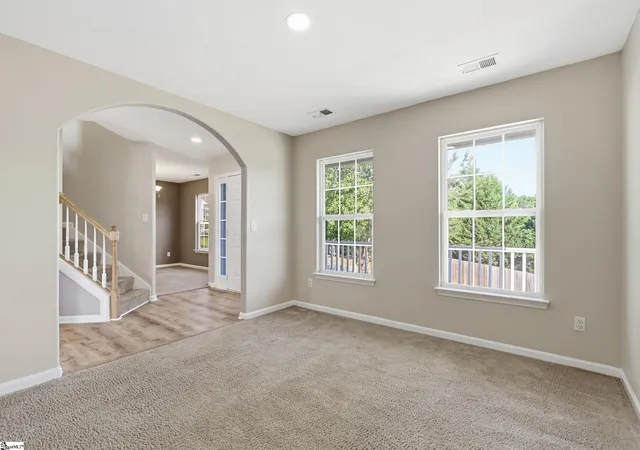 Photo 3 of Single family home for sale at 2 Gentian Ct, Taylors, SC 29687 | MLS# 1597258 | Listing updated on 2026-10-06