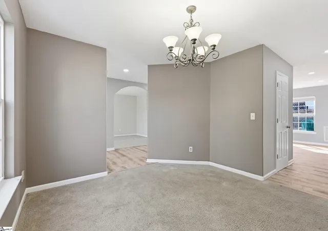 Photo 4 of Single family home for sale at 2 Gentian Ct, Taylors, SC 29687 | MLS# 1597258 | Listing updated on 2026-10-06