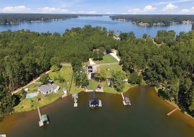 Photo 3 of Single family home for sale at 1820 Scurry Is Dr, Chappells, SC 29037 | MLS# 1604201 | Listing updated on 2026-09-18