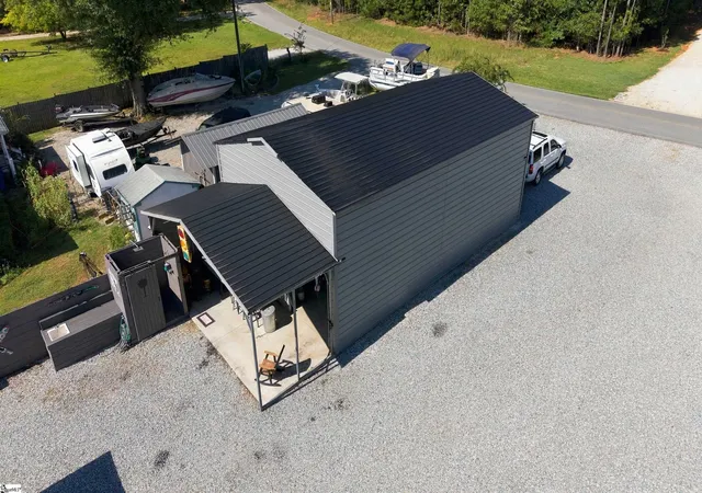 Photo 4 of Single family home for sale at 1820 Scurry Is Dr, Chappells, SC 29037 | MLS# 1604201 | Listing updated on 2026-09-18