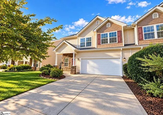 Townhouse for sale at 7 Rivers Edge Cir, Simpsonville, SC 29680 | MLS# 1605634