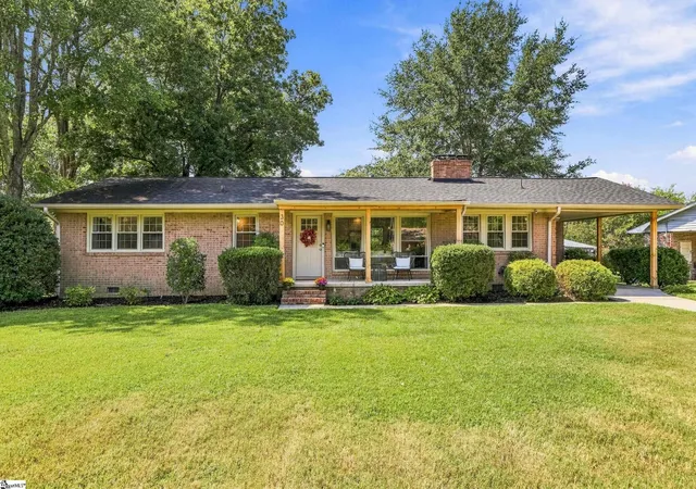 Photo 1 of Single family home for sale at 30 Lisa Dr, Greenville, SC 29615 | MLS# 1604684 | Listing updated on 2026-10-01