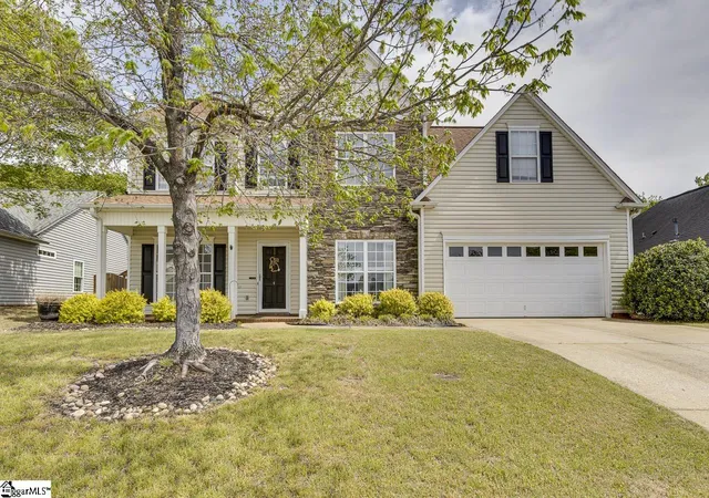 Photo 1 of Single family home for sale at 4 Crown Empire Ct, Simpsonville, SC 29681 | MLS# 1606188 | Listing updated on 2026-10-23