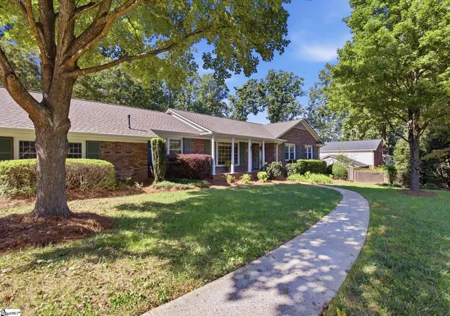 Photo 2 of Single family home for sale at 101 Jamestown Dr, Greenville, SC 29615 | MLS# 1605502 | Listing updated on 2026-10-12