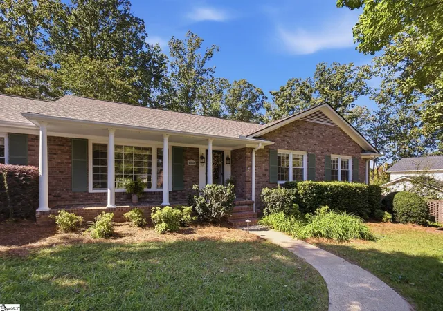Photo 3 of Single family home for sale at 101 Jamestown Dr, Greenville, SC 29615 | MLS# 1605502 | Listing updated on 2026-10-12