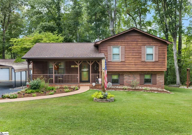 Photo 2 of Single family home for sale at 171 Venture Dr, Liberty, SC 29657 | MLS# 1605592 | Listing updated on 2026-10-23