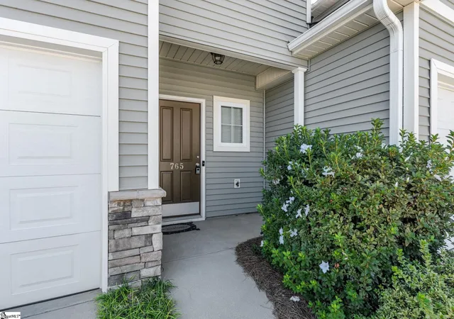 Photo 2 of Townhouse for sale at 765 Elmbrook Dr, Simpsonville, SC 29681 | MLS# 1606404 | Listing updated on 2026-10-12