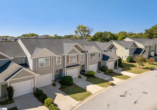 Photo 3 of Townhouse for sale at 765 Elmbrook Dr, Simpsonville, SC 29681 | MLS# 1606404 | Listing updated on 2026-10-12