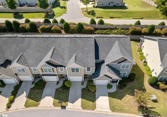 Photo 3 of Townhouse for sale at 765 Elmbrook Dr, Simpsonville, SC 29681 | MLS# 1606404 | Listing updated on 2026-10-12