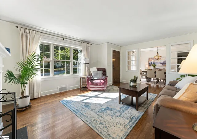 Photo 3 of Single family home for sale at 35 Mayfair Ln, Greenville, SC 29609 | MLS# 1605232 | Listing updated on 2026-10-02