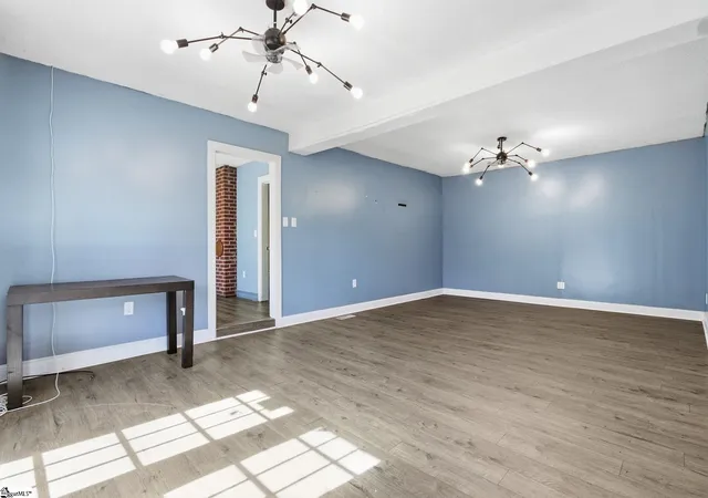 Photo 2 of Single family home for sale at 3 New Perry Rd, Greenville, SC 29617 | MLS# 1605191 | Listing updated on 2026-10-06