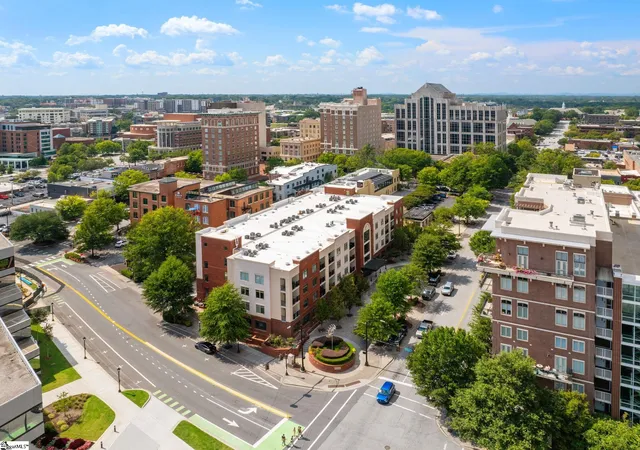 Photo 3 of Condo for sale at 98 E Mcbee Ave #Unit 404, Greenville, SC 29601 | MLS# 1604498 | Listing updated on 2026-09-23