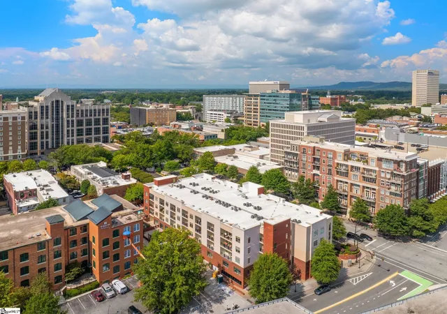 Photo 4 of Condo for sale at 98 E Mcbee Ave #Unit 404, Greenville, SC 29601 | MLS# 1604498 | Listing updated on 2026-09-23