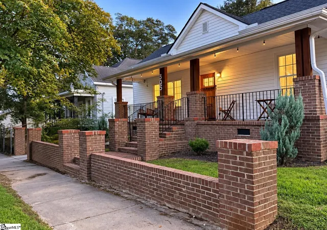 Photo 3 of Single family home for sale at 305 Pinckney St, Greenville, SC 29601 | MLS# 1605025 | Listing updated on 2026-09-29