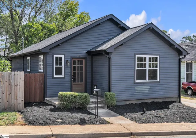 Photo 2 of Single family home for sale at 105 Burns St, Greenville, SC 29605 | MLS# 1606264 | Listing updated on 2026-10-09