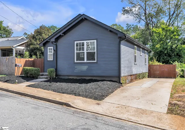 Photo 3 of Single family home for sale at 105 Burns St, Greenville, SC 29605 | MLS# 1606264 | Listing updated on 2026-10-09