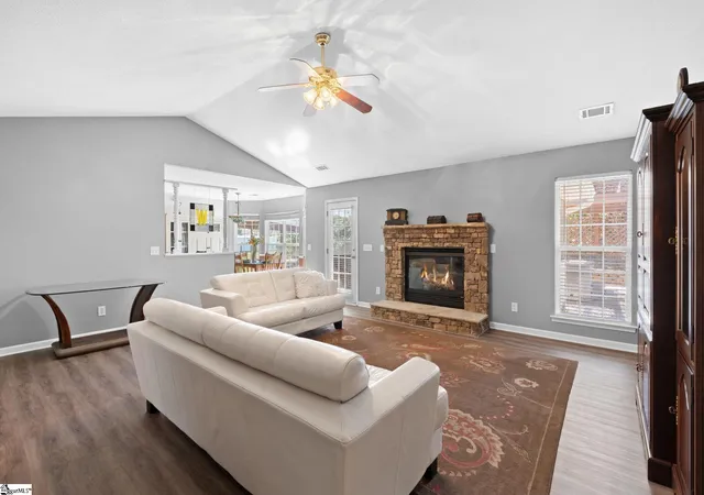 Photo 4 of Single family home for sale at 100 Oak Rd, Piedmont, SC 29673 | MLS# 1589094 | Listing updated on 2026-09-16