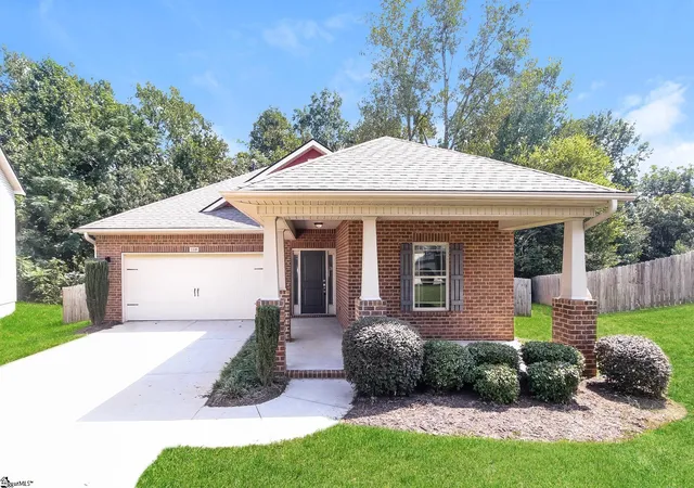 Photo 1 of Single family home for sale at 118 Winterwood Ct, Roebuck, SC 29376 | MLS# 1605436 | Listing updated on 2026-10-15